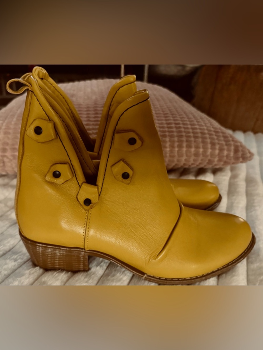 'Vintage' Cool Mustard Ankle Booties